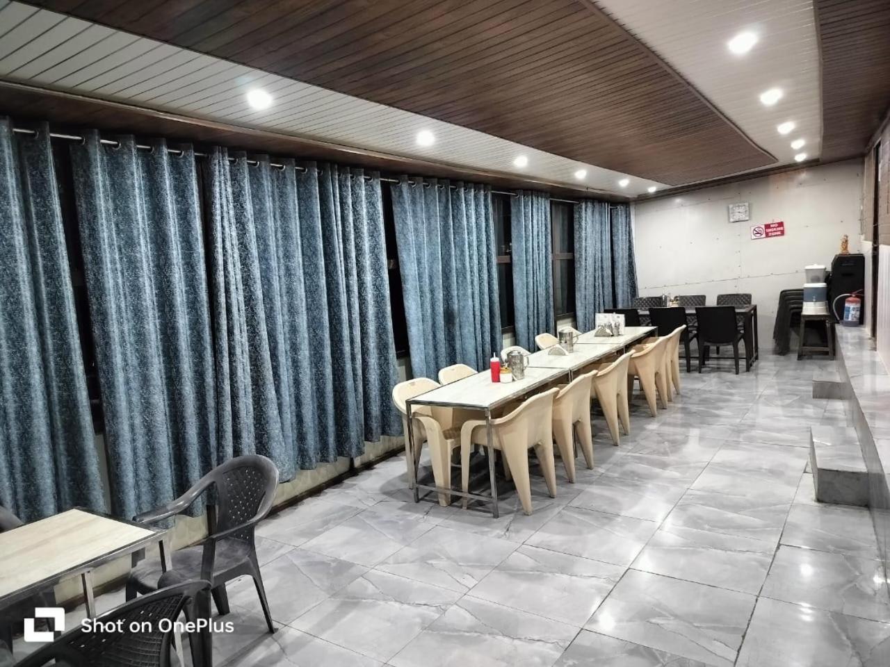 Silver Dew Resorts And Restaurant Dhanaulti Zewnętrze zdjęcie