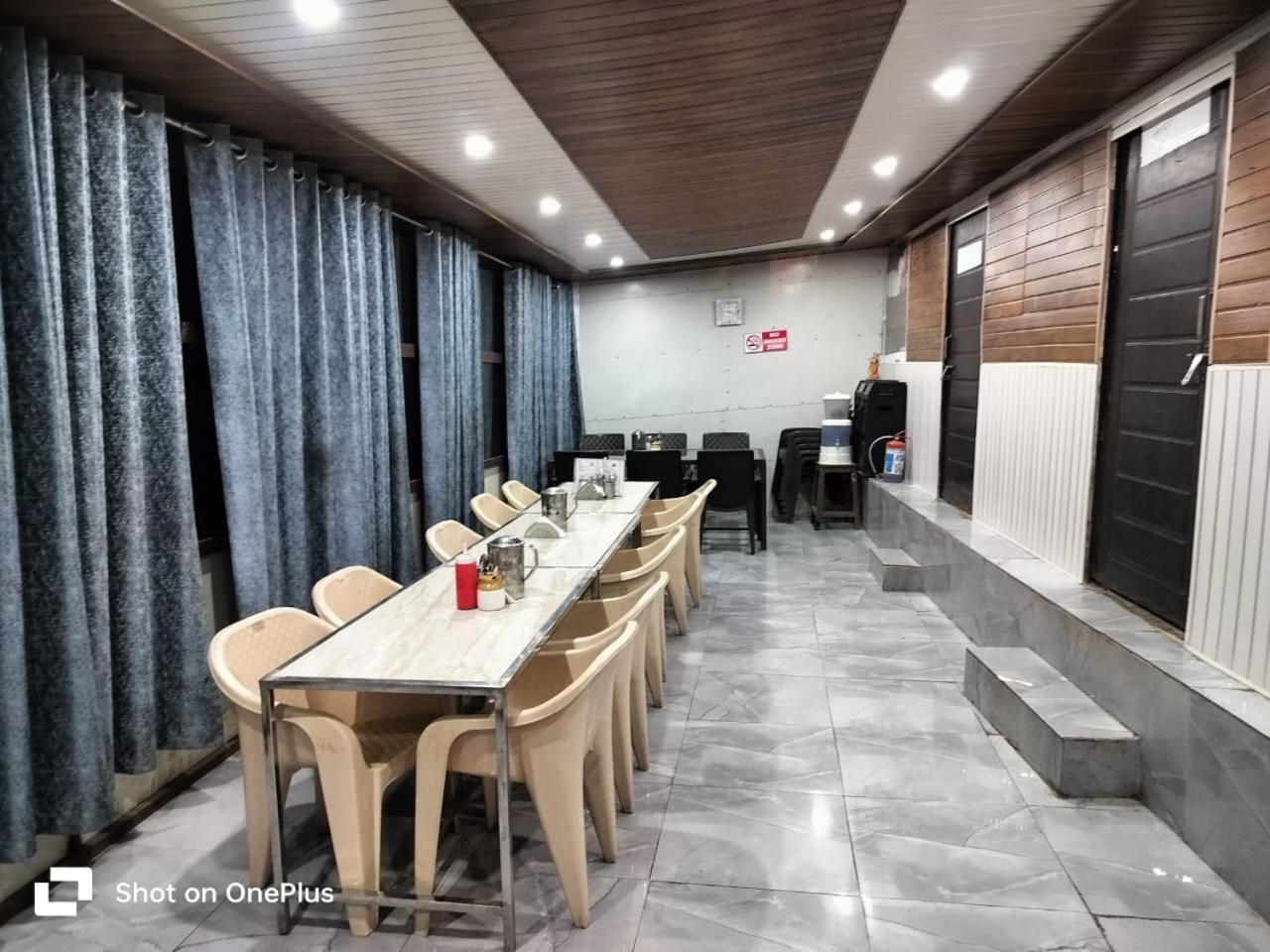 Silver Dew Resorts And Restaurant Dhanaulti Zewnętrze zdjęcie