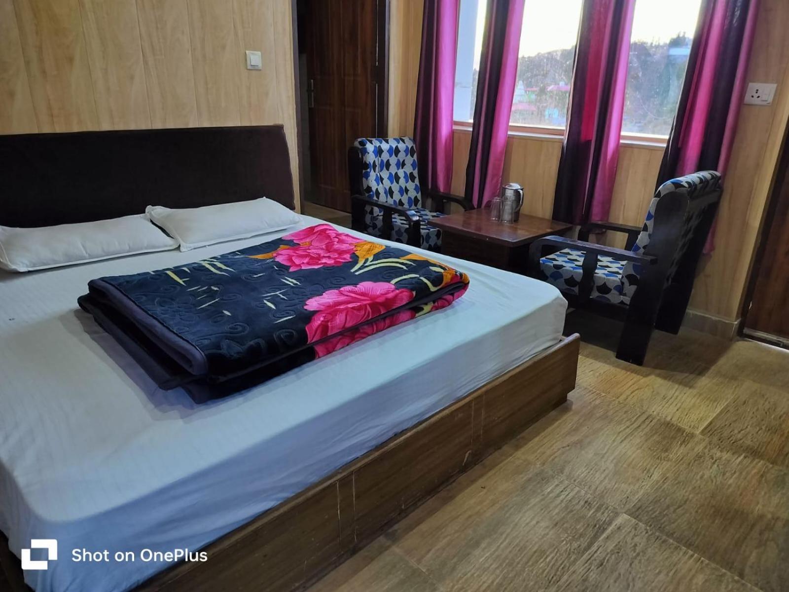 Silver Dew Resorts And Restaurant Dhanaulti Zewnętrze zdjęcie