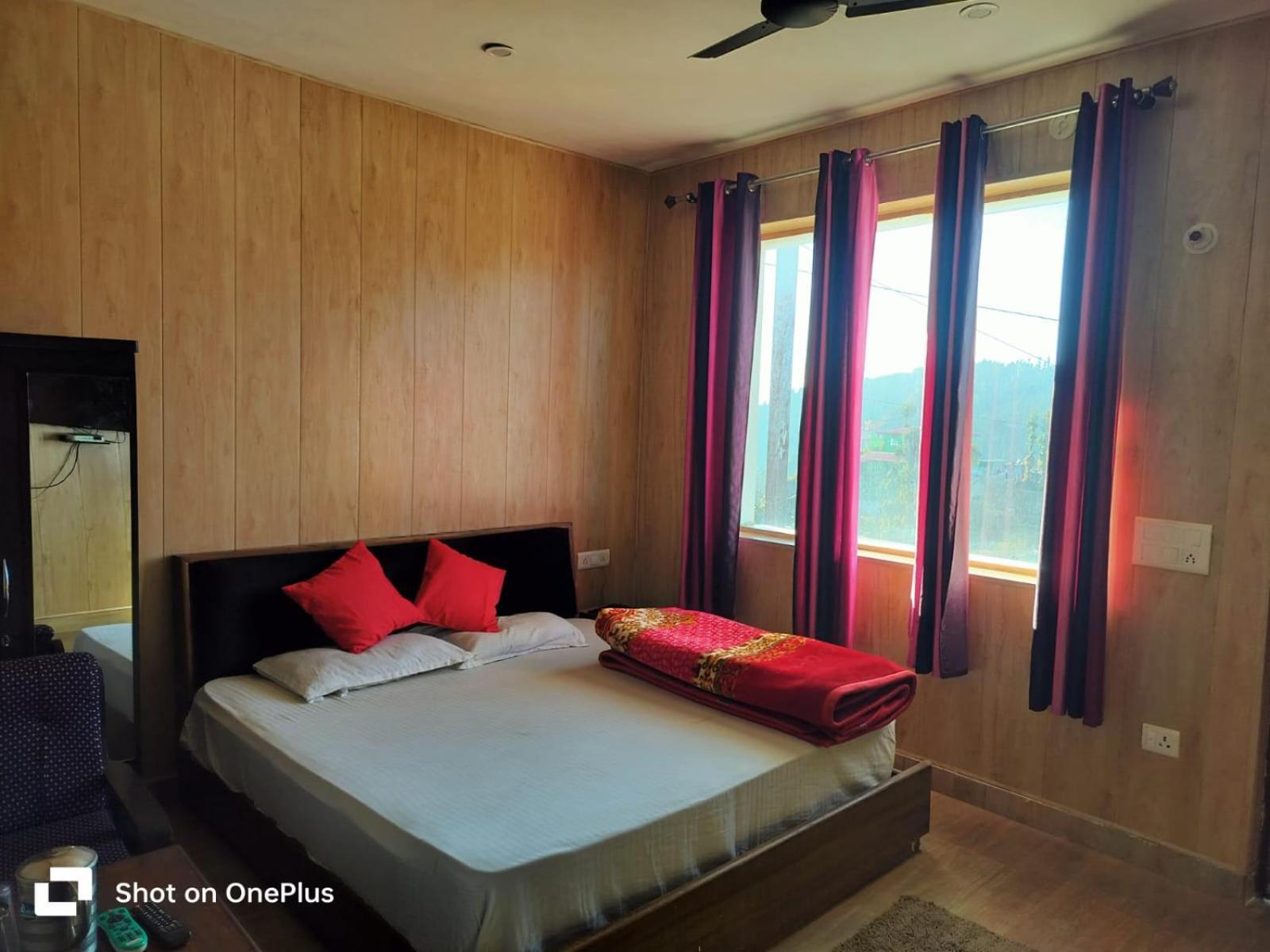 Silver Dew Resorts And Restaurant Dhanaulti Zewnętrze zdjęcie