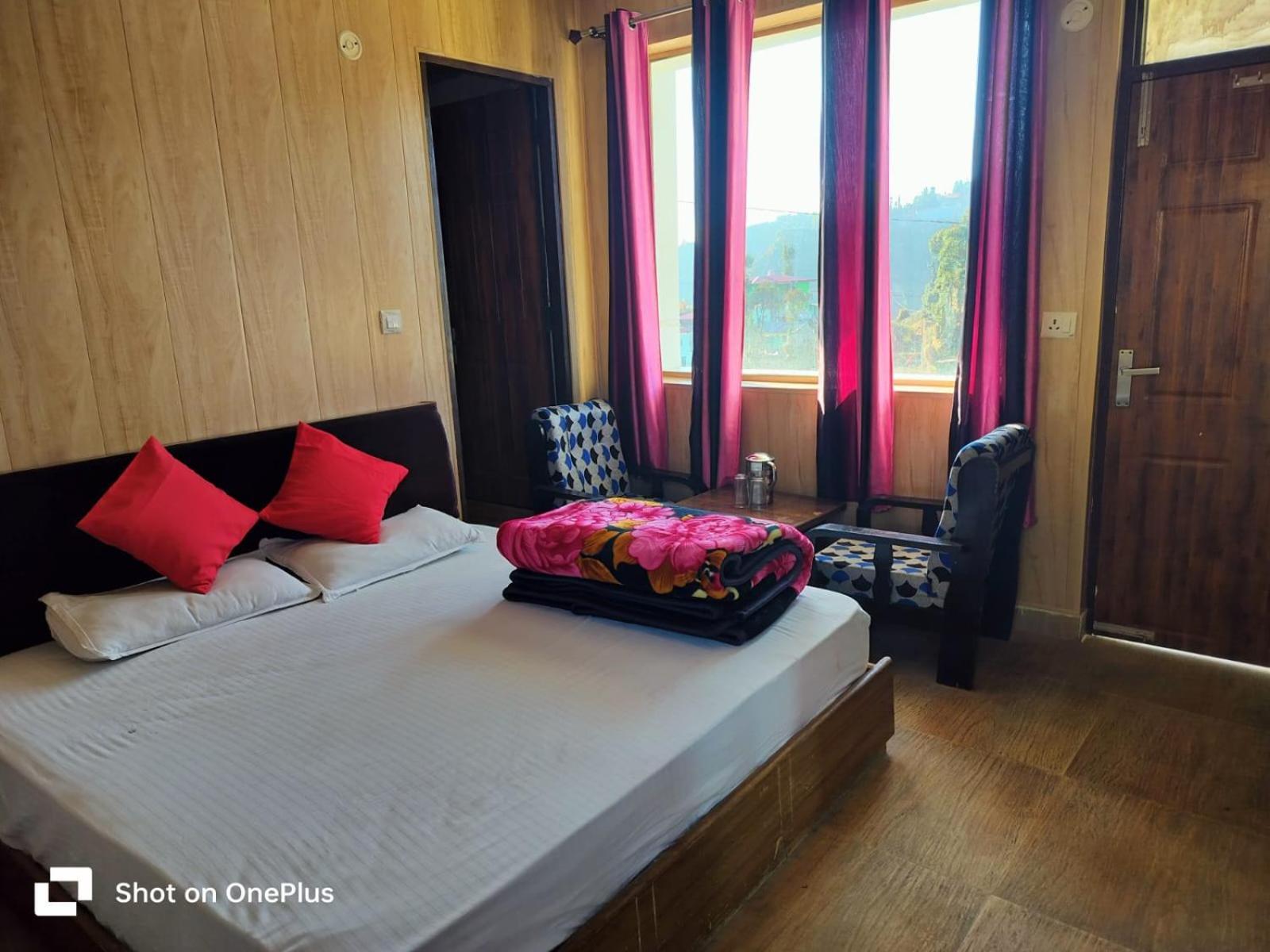 Silver Dew Resorts And Restaurant Dhanaulti Zewnętrze zdjęcie