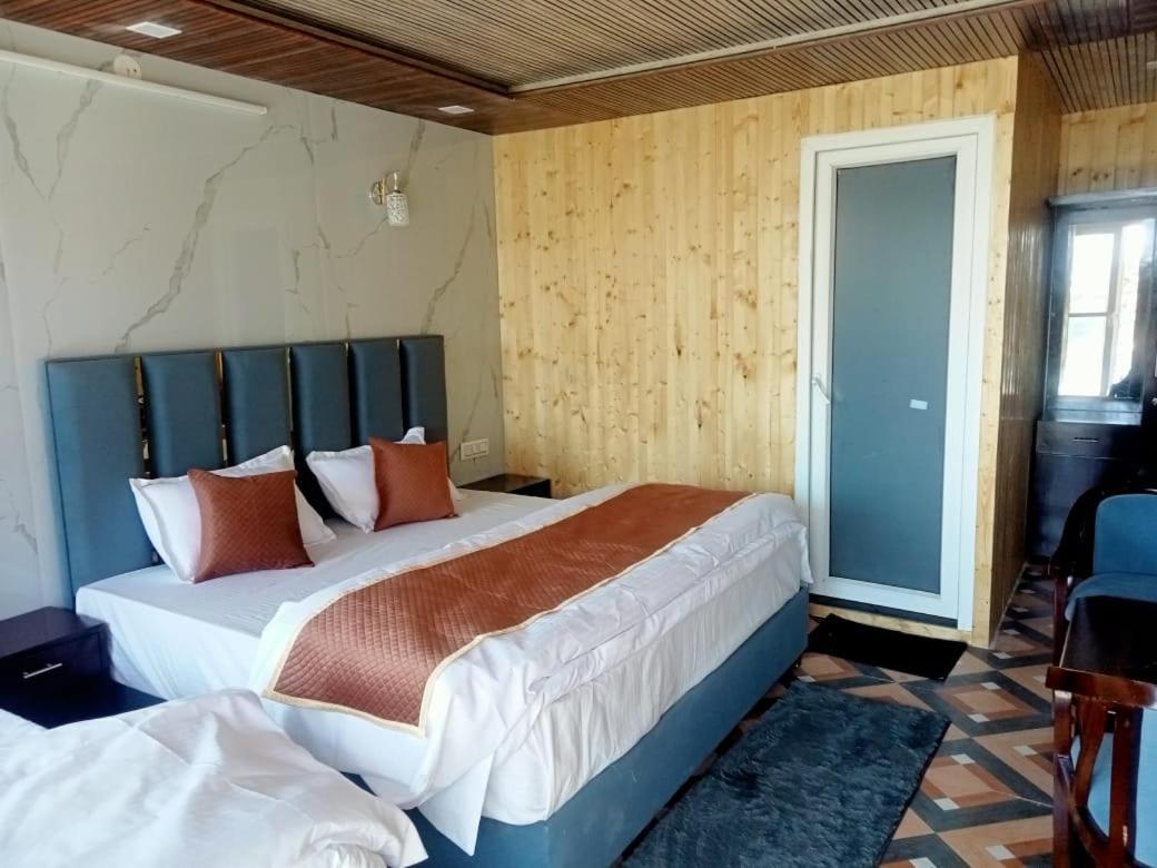 Silver Dew Resorts And Restaurant Dhanaulti Zewnętrze zdjęcie